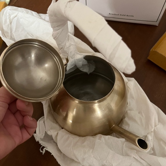 Rose & Fitzgerald Brushed Gold Kettle - Picture 4 of 6